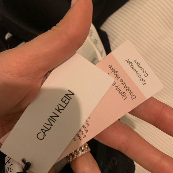 CALVIN KLEIN INVISIBLES FULL COVERAGE CONTOUR TSHIRT BRA - NWT - Picture 5 of 8